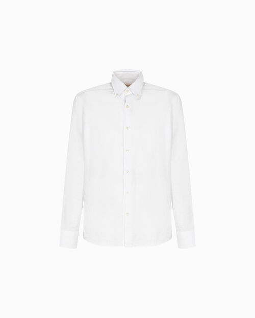 Camicia bianca con bottoni nascosti