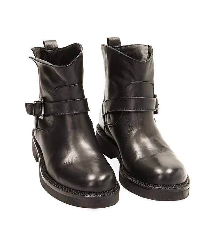 Stivaletti neri di pelle on sale