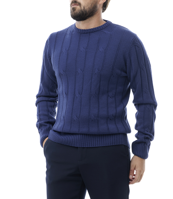 Maglione blu a trecce