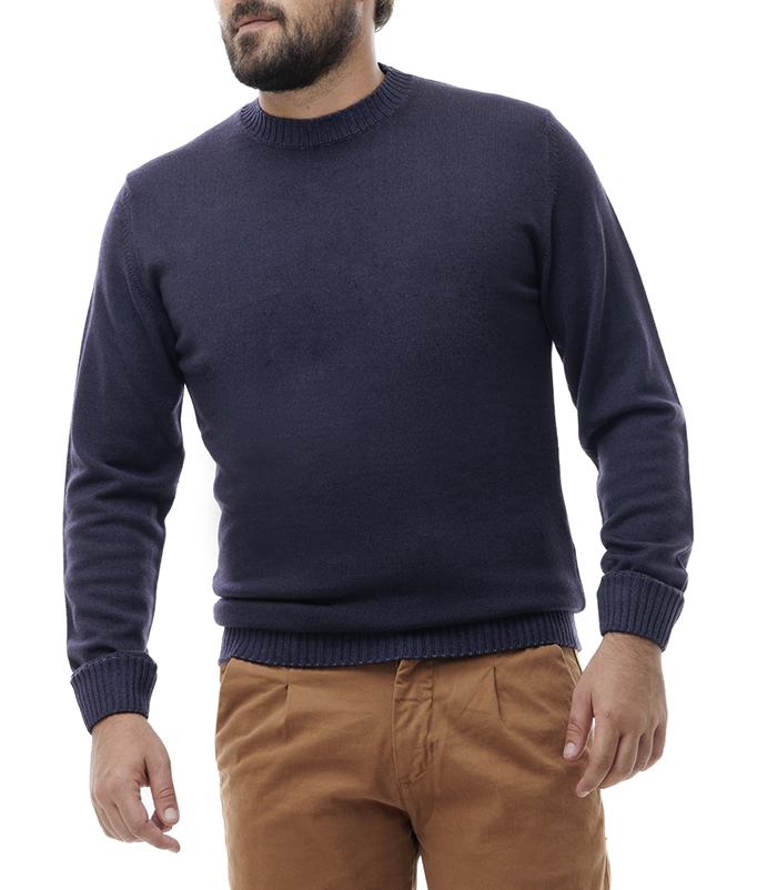 Maglione blu con bordi a costine