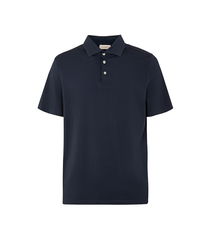 Polo blu dallo stile deciso