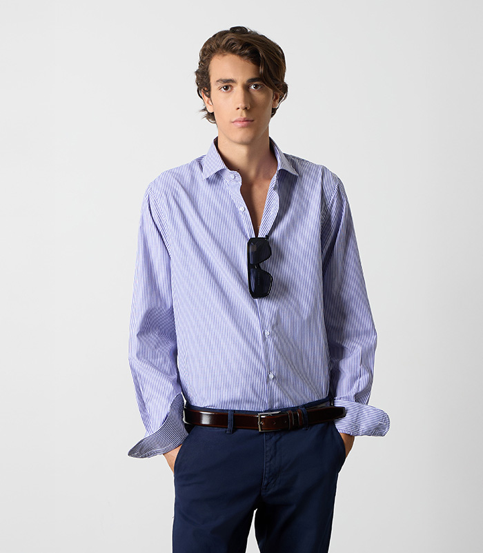 Camicia bianca e blu da uomo in cotone