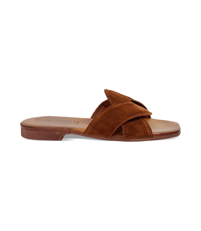 Sandalo basso da donna in camoscio marrone
