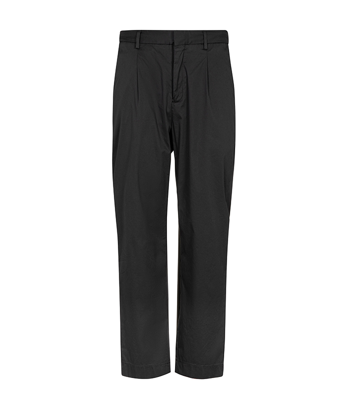 Pantalone nero per un'eleganza senza tempo